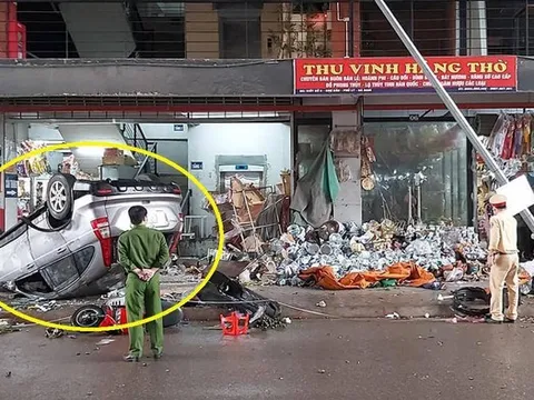 Nữ tài xế lái ô tô đâm liên hoàn nhiều người trong chợ rồi lật ngửa ở Hà Nam