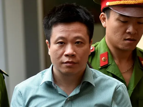 Cựu Chủ tịch OceanBank Hà Văn Thắm chuẩn bị hầu tòa