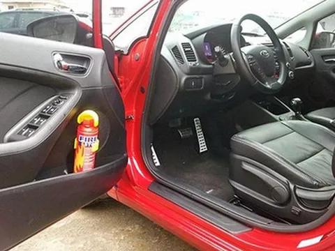 Bộ Công an đề xuất bỏ quy định ô tô 4 chỗ phải lắp bình chữa cháy