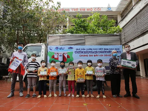 Vinamilk dành 12,5 tỷ đồng chăm sóc dinh dưỡng cho trẻ em khó khăn phòng chống dịch Covid-19