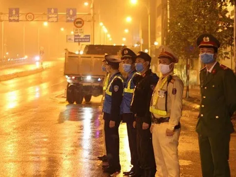 Hà Nội: Xử phạt 57 phương tiện vận tải trong 15 ngày cách ly xã hội