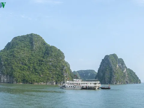 Vịnh Hạ Long đón khách tham quan trở lại từ ngày 1/5