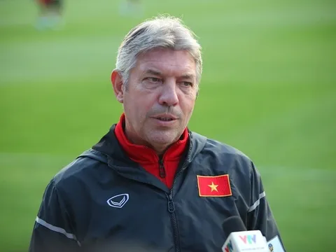 VFF chia tay Giám đốc kỹ thuật Jurgen Gede
