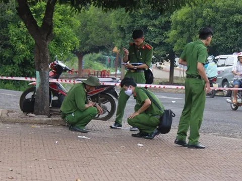 Tranh giành khách, tài xế xe taxi đâm đồng nghiệp tử vong