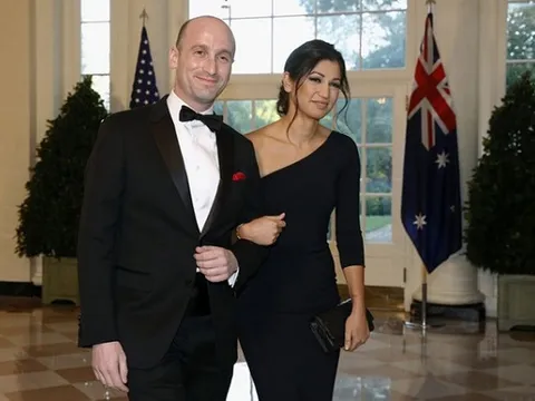 Trợ lý của Phó tổng thống Mỹ mắc Covid-19