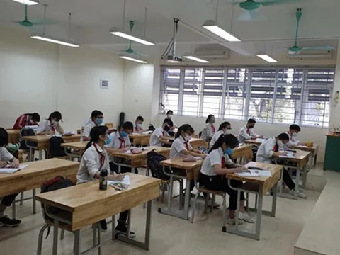 THCS Lương Thế Vinh cộng điểm cho con bác sĩ chống dịch Covid-19