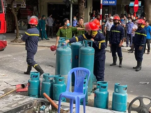 Nổ bình gas tại Hà Nội, 3 người bị thương