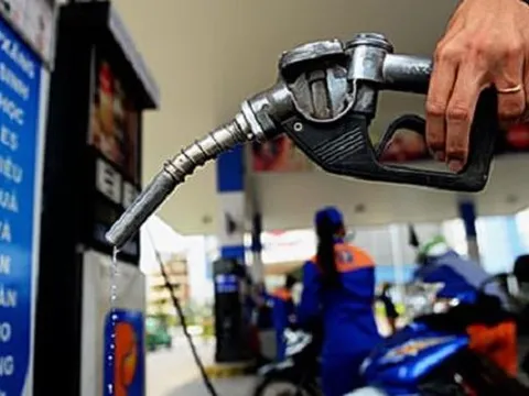 Giá xăng dự kiến có thể tăng trở lại sau 8 lần giảm liên tiếp