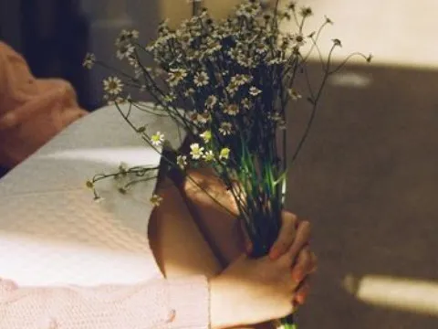 Có những lúc tình cảm chính là như thế, cho bạn hi vọng rồi lại làm bạn thất vọng