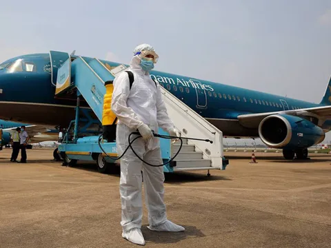 Phát hiện thêm 1 ca dương tính Covid-19 trên chuyến bay VN0062 từ Nga về