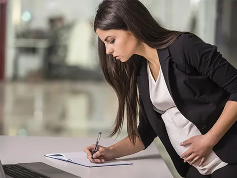 Nghỉ việc trước hay nghỉ thai sản trước có lợi hơn?