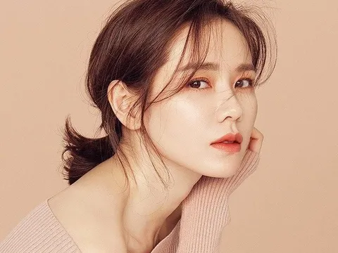 Nữ diễn viên Son Ye Jin của 'Hạ cánh nơi anh' trở thành Người phụ nữ đẹp nhất năm 2020