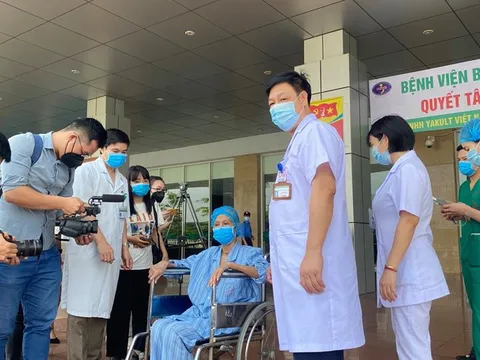 BN19 cùng 5 bệnh nhân khác được công bố khỏi bệnh Covid-19