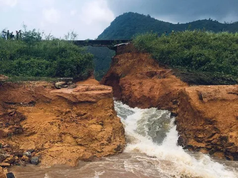 Vỡ đập thủy điện ở Phú Thọ, khẩn cấp di dời các hộ dân