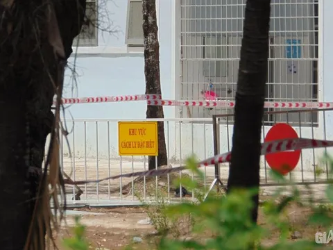 Kỷ luật 3 cán bộ công an để người bán hàng rong vào khu điều trị bệnh nhân Covid-19