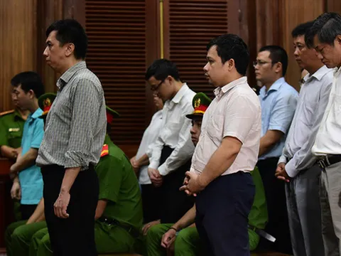 Khởi tố cựu Phó Cục trưởng Cục quản lý dược Nguyễn Việt Hùng cùng đồng phạm