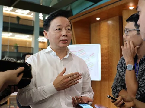 Bộ trưởng Trần Hồng Hà nói về quy định thu phí rác sinh hoạt theo kilogam