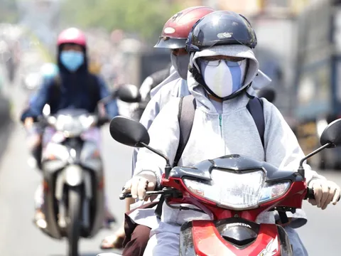 Bắc Bộ và Trung Bộ nắng nóng gay gắt kéo dài, có nơi 42 độ C