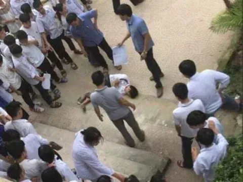 Thanh Hóa: Nam sinh lớp 10 bất ngờ nhảy lầu trong giờ ra chơi