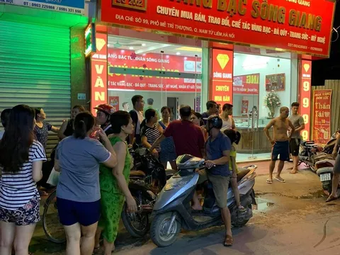 Truy bắt đối tượng liều lĩnh cướp tiệm vàng trong đêm ở Hà Nội
