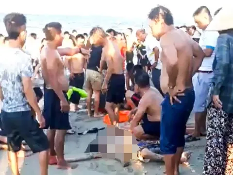 Quảng Nam: 3 thanh niên chết đuối thương tâm khi tắm biển