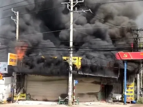 Vụ cháy tiệm cầm đồ, 3 người chết ở Bình Dương: Dòng trạng thái Facebook bất thường của nạn nhân