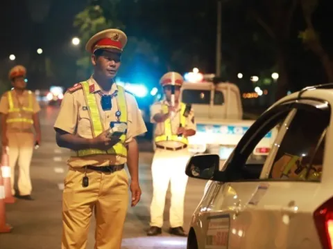 Từ ngày 5/8, CSGT có thể được trang bị súng ngắn, súng trường, súng tiểu liên