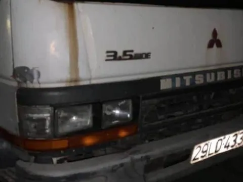 Tài xế xe tải bị phạt 35 triệu đồng, tước GPLX 23 tháng