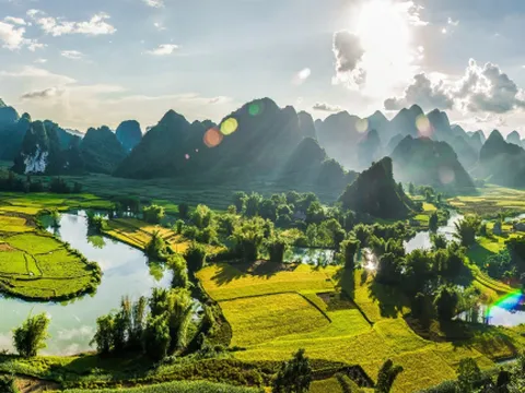 Non nước Cao Bằng lọt top 50 điểm đến đẹp nhất thế giới