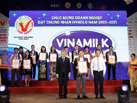 Vinamilk liên tiếp được đánh giá thuộc top công ty kinh doanh hiệu quả nhất Việt Nam