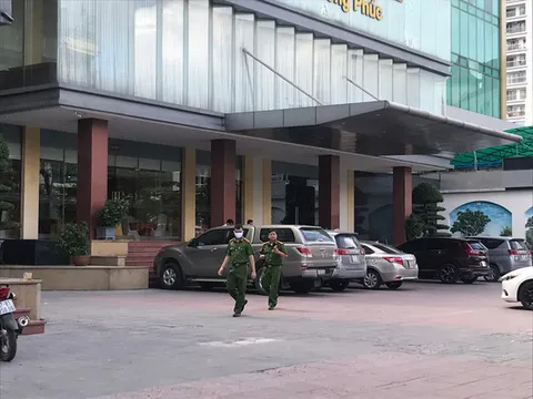 Bé trai 5 tuổi rơi từ tầng 9 khách sạn ở TP Vinh tử vong