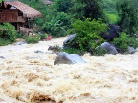 Tìm thấy thi thể cháu bé 2 tuổi bị nước lũ cuốn trôi ở Yên Bái