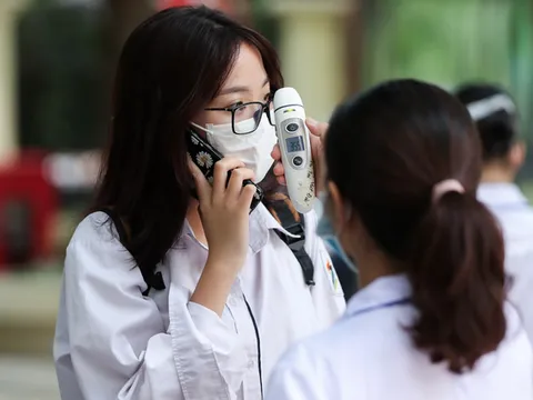 Trường xin xét đặc cách tốt nghiệp cho nữ sinh có bố qua đời trước ngày thi