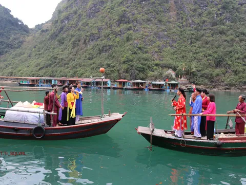 Giữ gìn và phát huy nét đẹp văn hóa làng chài trên Vịnh Hạ Long
