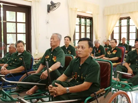 Tặng quà, hỏi thăm người có công với cách mạng nhân kỷ niệm 75 năm Quốc khánh 2/9