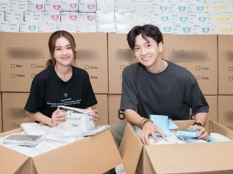 Ninh Dương Lan Ngọc và Ngô Kiến Huy ủng hộ Đà Nẵng 250.000 chiếc khẩu trang