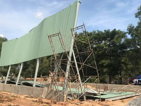 Sập nhà xưởng ở Bình Dương, 3 người bị thương nặng