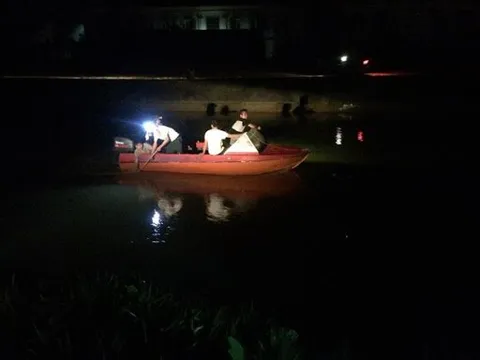 Hà Tĩnh: Hàng trăm người tìm kiếm 2 cháu bé mất tích