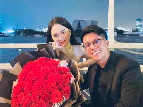 Matt Liu để ảnh Hương Giang trên bàn làm việc