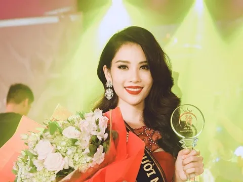 Nam Anh công khai đổi trạng thái 'Đã đính hôn' cùng người đàn ông bí mật