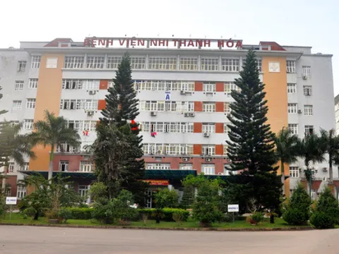 Bé gái 1 tuổi tử vong nghi do uống nhầm xăng