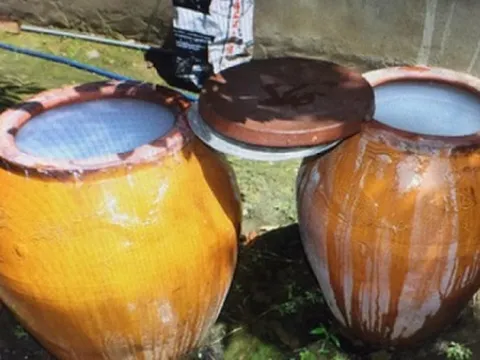 Công an vào cuộc điều tra vụ đốt nhà, bỏ thuốc trừ sâu vào lu nước