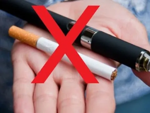 Cha mẹ bị phạt nặng nếu nhờ con dưới 18 tuổi mua thuốc lá