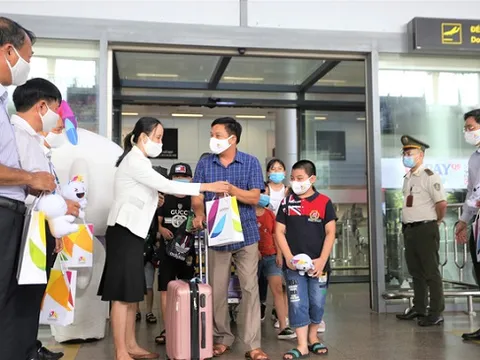 Đà Nẵng mở cửa đón đoàn khách đầu tiên sau hơn 2 tháng tạm dừng hoạt động du lịch