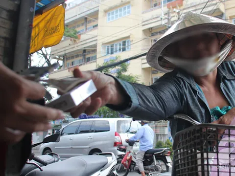 Từ 15/11, bố mẹ sai con nhỏ đi mua thuốc lá sẽ bị phạt đến 1 triệu đồng