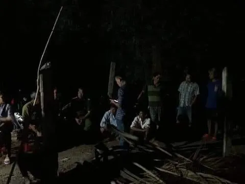 Nghệ An: Nghi án con trai dùng dao giết mẹ rồi tự sát