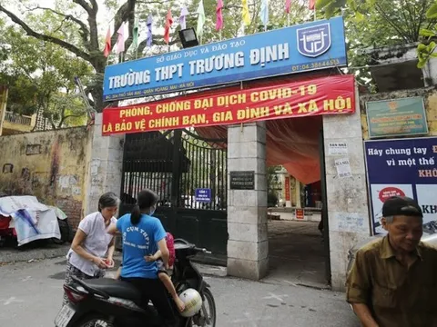 Phụ huynh bị tẩy chay vì không đóng quỹ: Học đường không phải “chiến trường” đo độ dày của ví