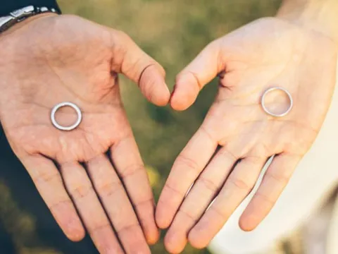 Gìn giữ hôn nhân không phân biệt mạnh, yếu