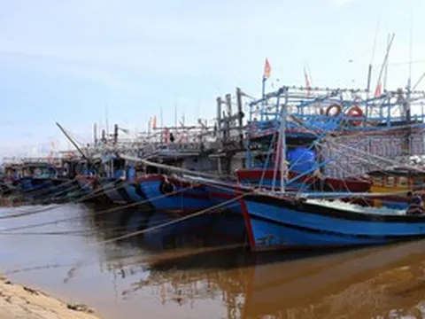 Quảng Trị: Cho học sinh nghỉ học, người dân không ra khỏi nhà sau 21h