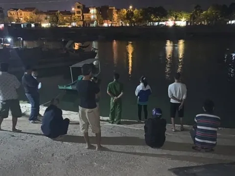 Mâu thuẫn với bố mẹ vì chuyện yêu đương, nữ sinh lớp 12 nhảy sông tự tử